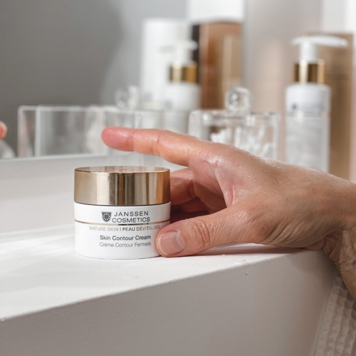 JANSSEN COSMETICS, Skin Contour Cream NET W.T. 1.7 OZ. 50ml